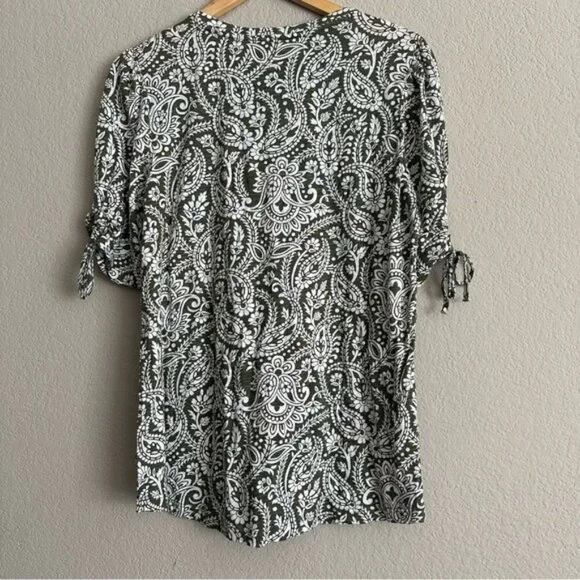 Kim Rogers Paisley Print Green and White Women's Top Size Small - Picture 2 of 8